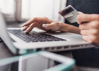 Plataforma de Magento y Soluciones de Bases de Datos MySQL Para Mejorar la Experiencia de Comercio Electrónico