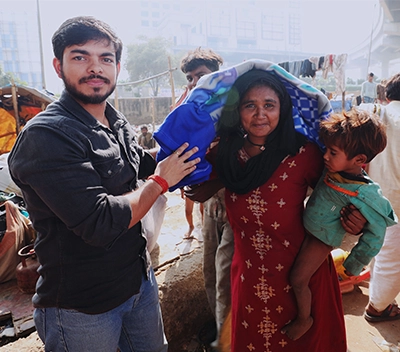 Chetu hosts the first stage of its annual Winter Gear Drive. Team members came out to give out blankets and other winter essentials to people in need.